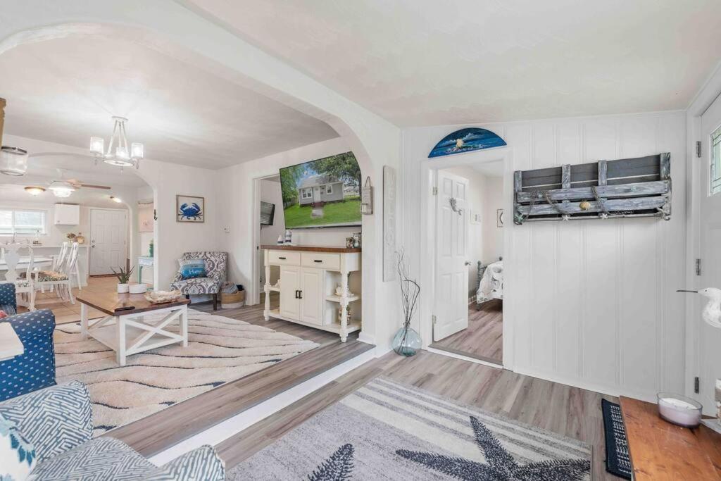 Beach Bungalow - 1 Block To Beach - Pets Welcome! Νόρφολκ Εξωτερικό φωτογραφία