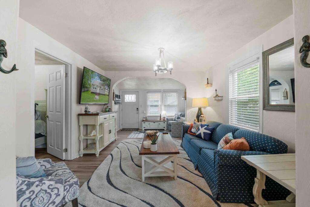 Beach Bungalow - 1 Block To Beach - Pets Welcome! Νόρφολκ Εξωτερικό φωτογραφία