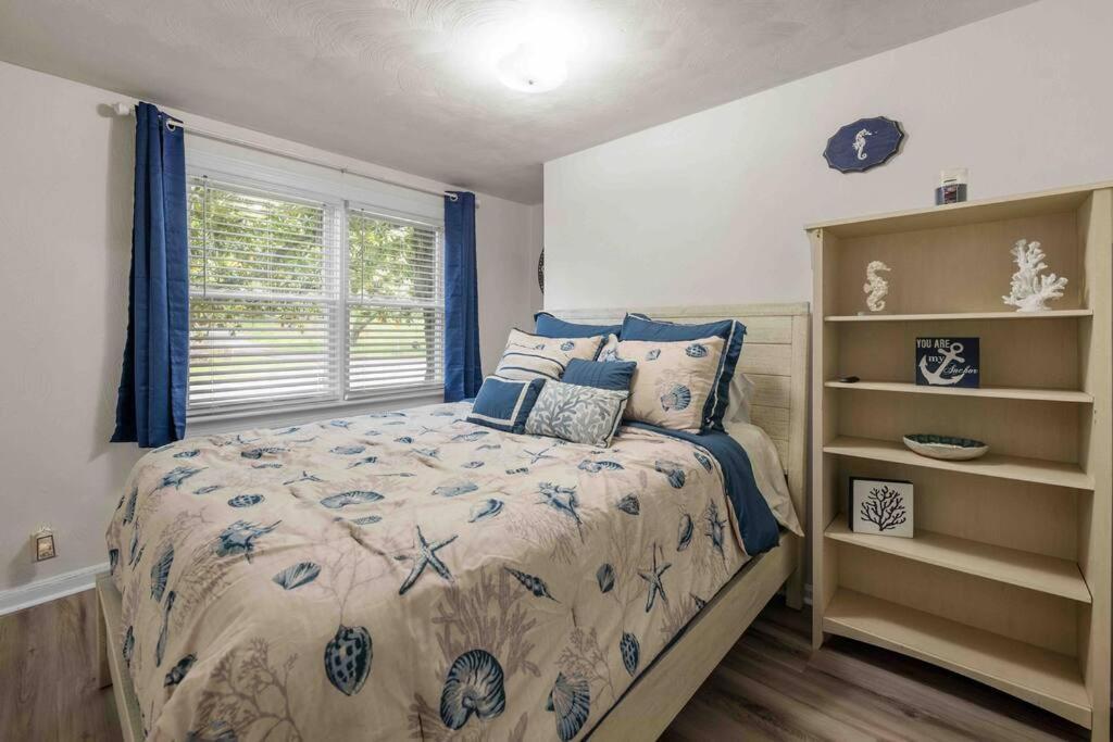 Beach Bungalow - 1 Block To Beach - Pets Welcome! Νόρφολκ Εξωτερικό φωτογραφία
