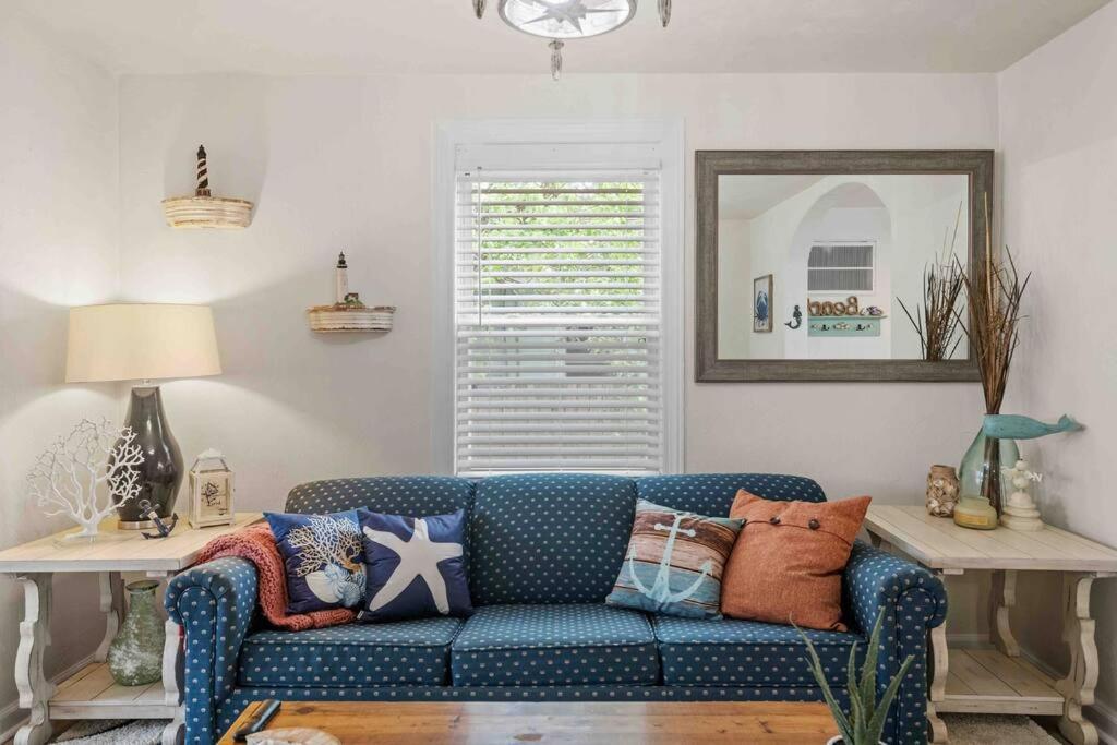 Beach Bungalow - 1 Block To Beach - Pets Welcome! Νόρφολκ Εξωτερικό φωτογραφία