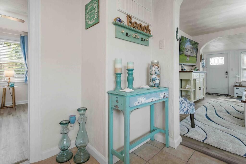 Beach Bungalow - 1 Block To Beach - Pets Welcome! Νόρφολκ Εξωτερικό φωτογραφία